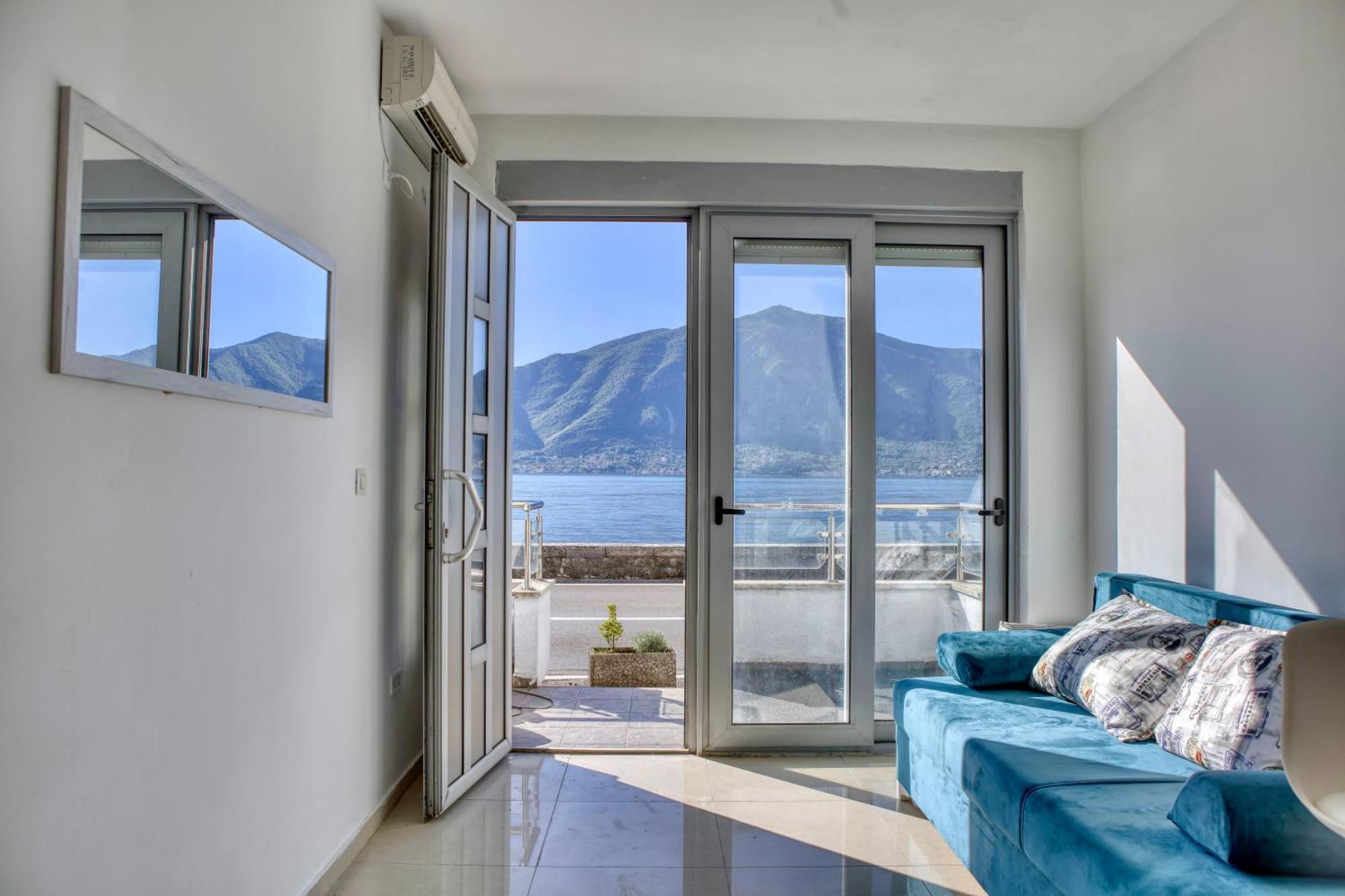 Waterfront Apartments Котор Екстериор снимка