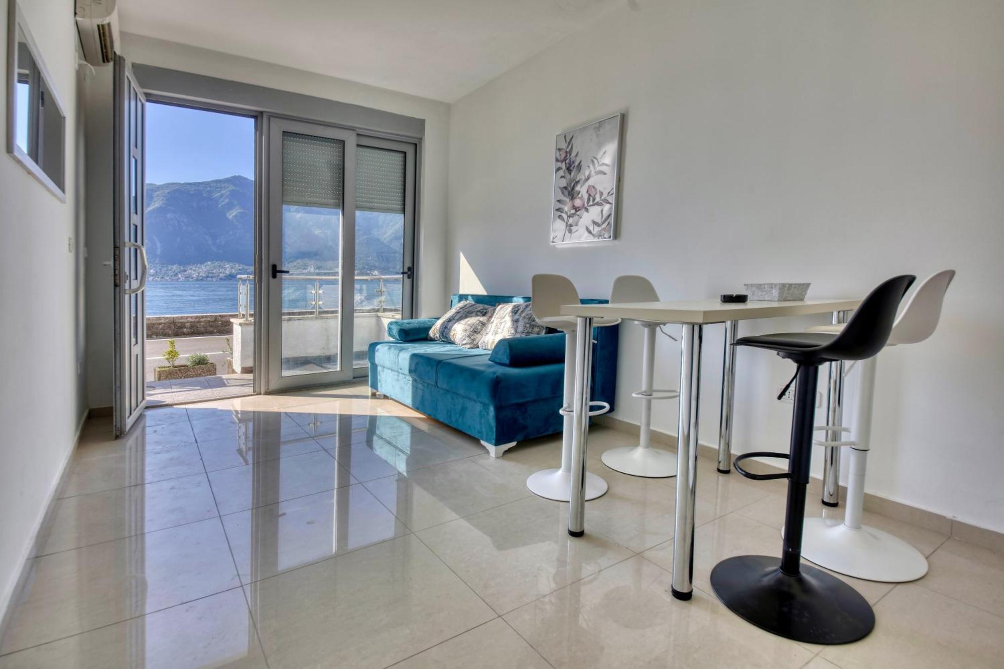 Waterfront Apartments Котор Екстериор снимка