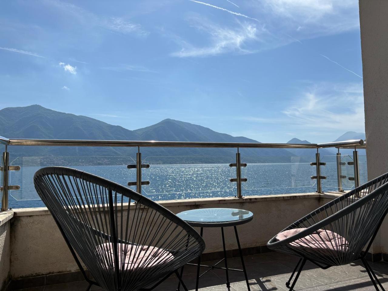 Waterfront Apartments Котор Екстериор снимка
