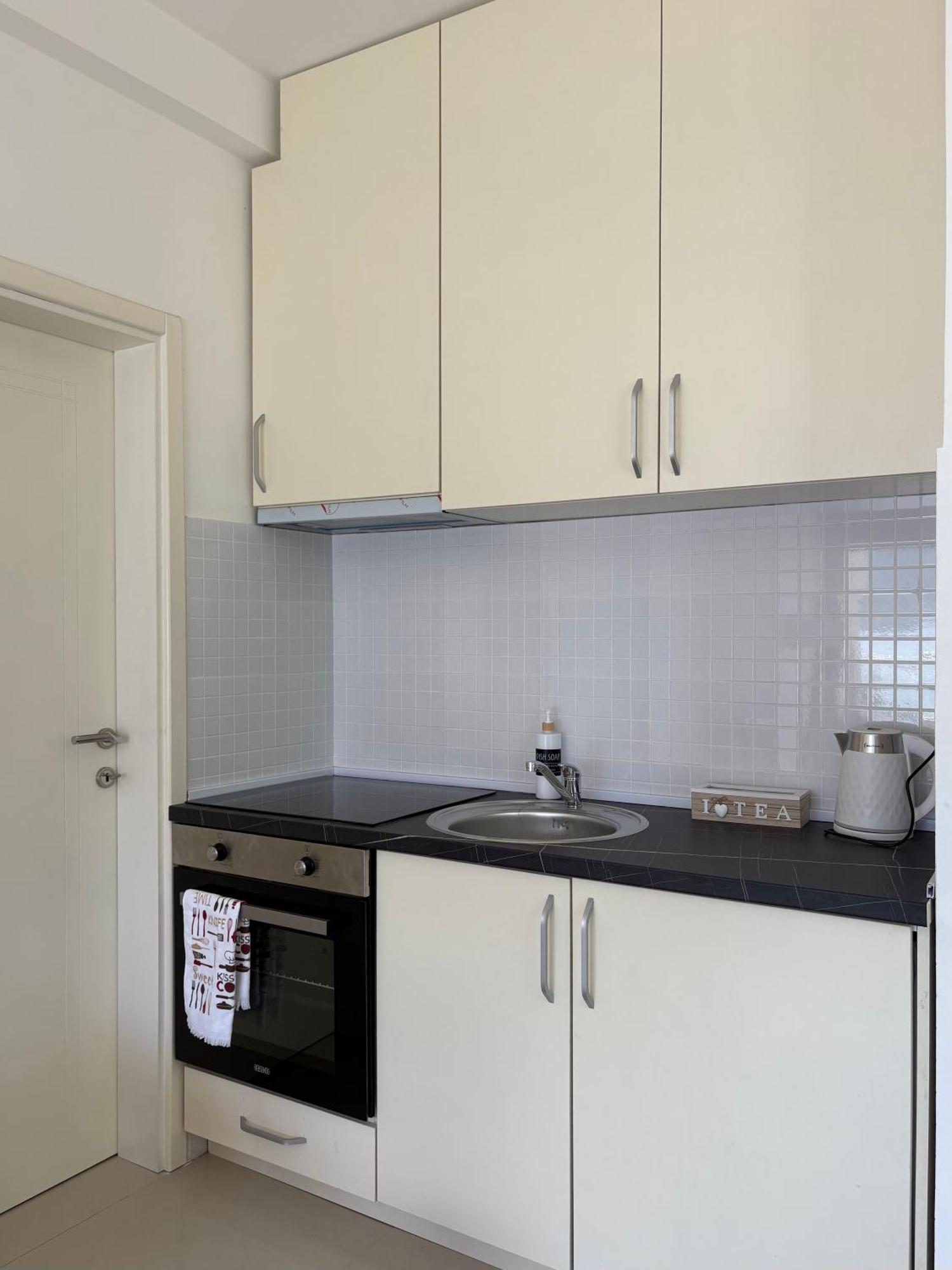 Waterfront Apartments Котор Екстериор снимка